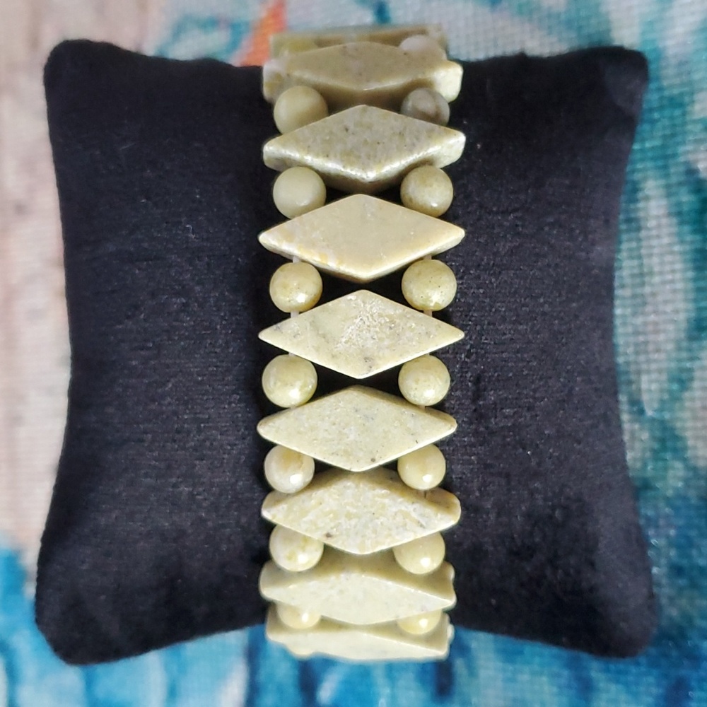 Agate Diamond Cut Stretch Bracelet